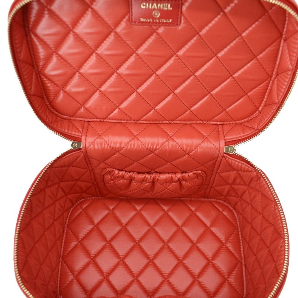 CHANEL  Vanity Caviar Leather Cosmetic Satchel Bag Red - Picture 10 of 11